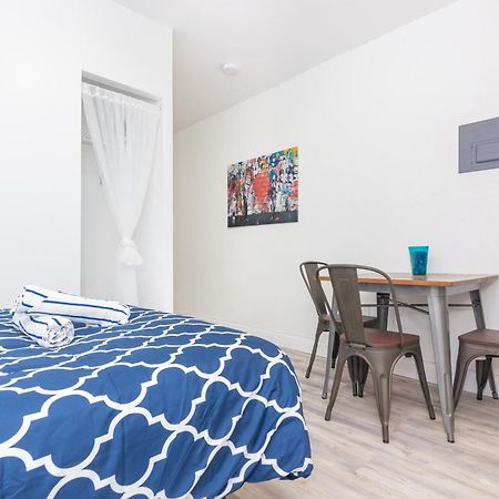 Ocean Drive Deco Apt W/2 Queen Beds, Steps 2 Beach Маямі-Біч Екстер'єр фото