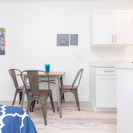 Ocean Drive Deco Apt W/2 Queen Beds, Steps 2 Beach Маямі-Біч Екстер'єр фото