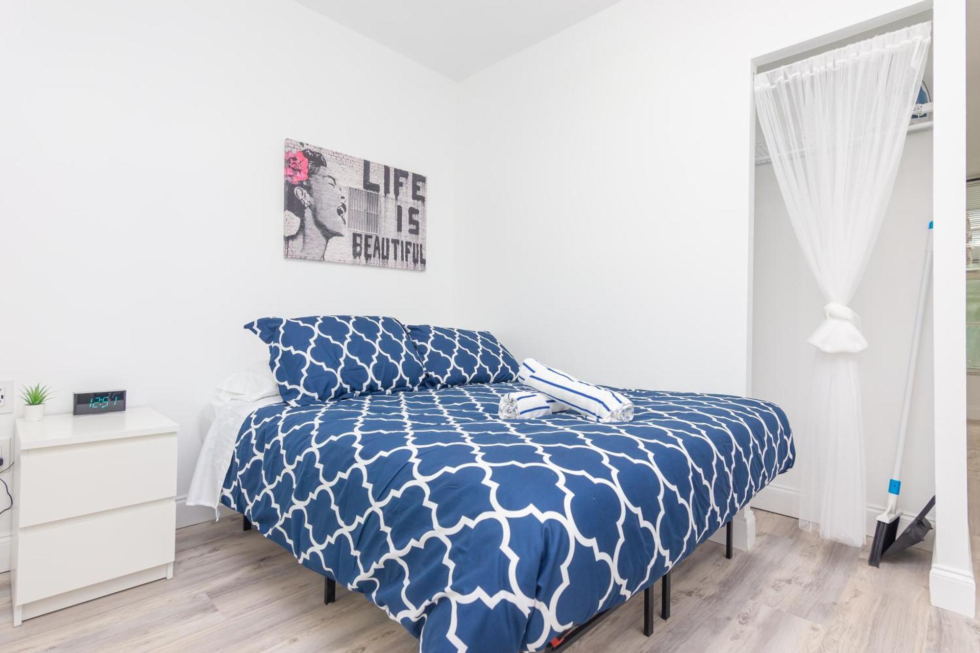 Ocean Drive Deco Apt W/2 Queen Beds, Steps 2 Beach Маямі-Біч Екстер'єр фото