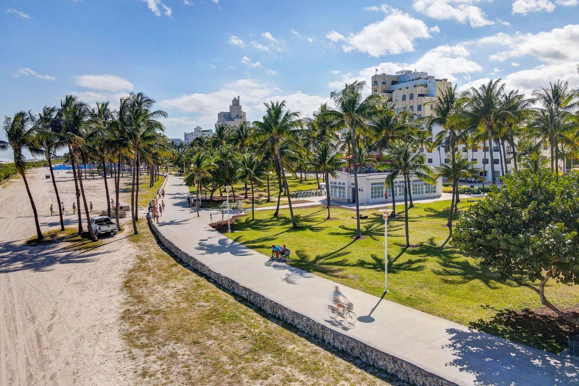 Ocean Drive Deco Apt W/2 Queen Beds, Steps 2 Beach Маямі-Біч Екстер'єр фото