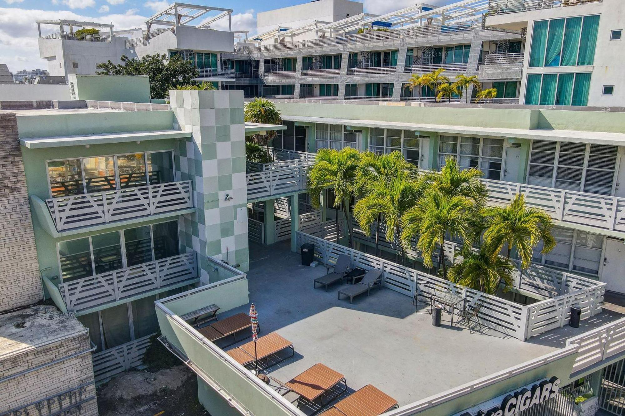 Ocean Drive Deco Apt W/2 Queen Beds, Steps 2 Beach Маямі-Біч Екстер'єр фото