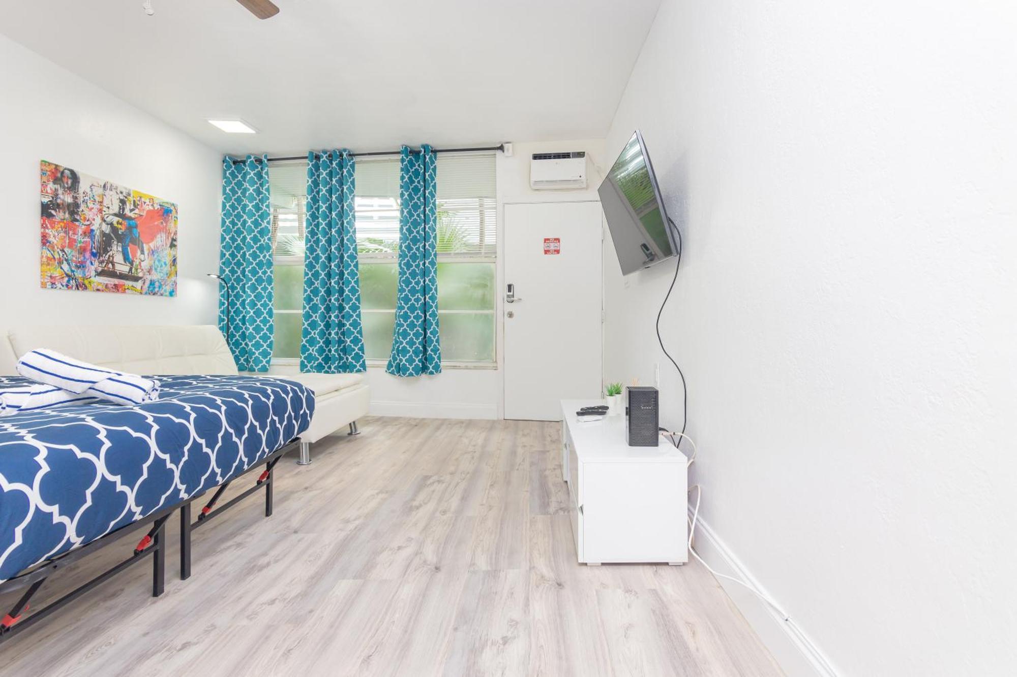 Ocean Drive Deco Apt W/2 Queen Beds, Steps 2 Beach Маямі-Біч Екстер'єр фото