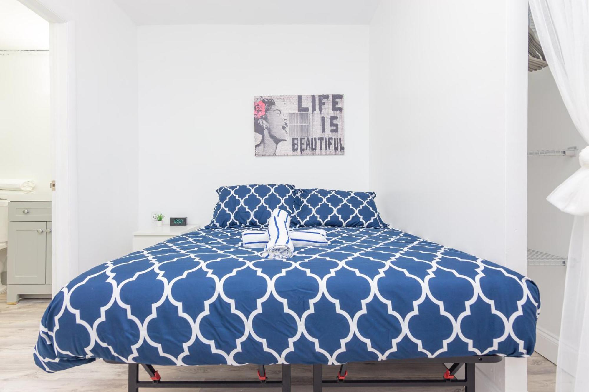 Ocean Drive Deco Apt W/2 Queen Beds, Steps 2 Beach Маямі-Біч Екстер'єр фото