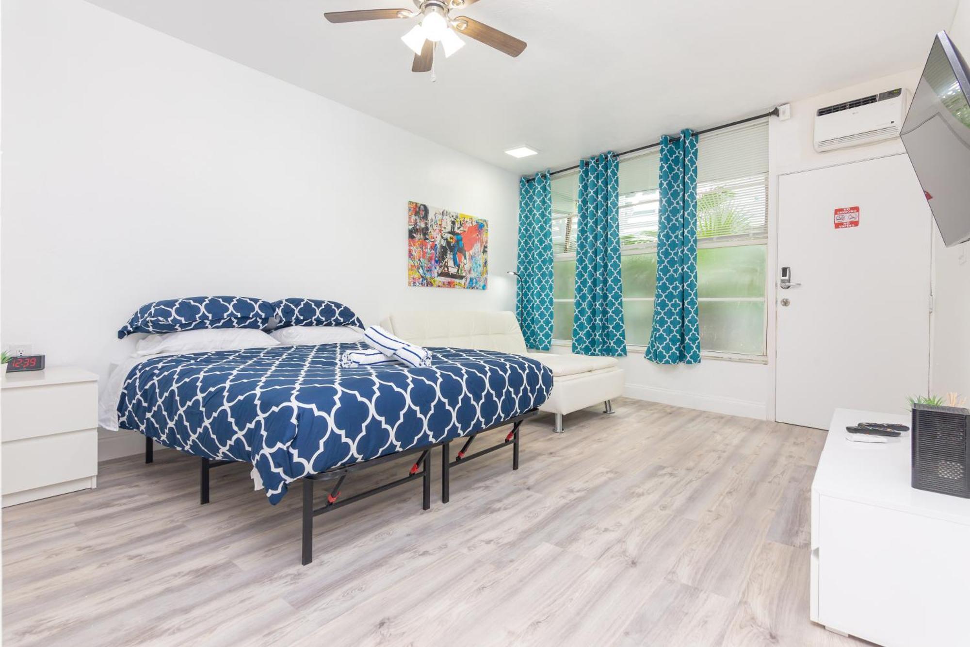 Ocean Drive Deco Apt W/2 Queen Beds, Steps 2 Beach Маямі-Біч Екстер'єр фото