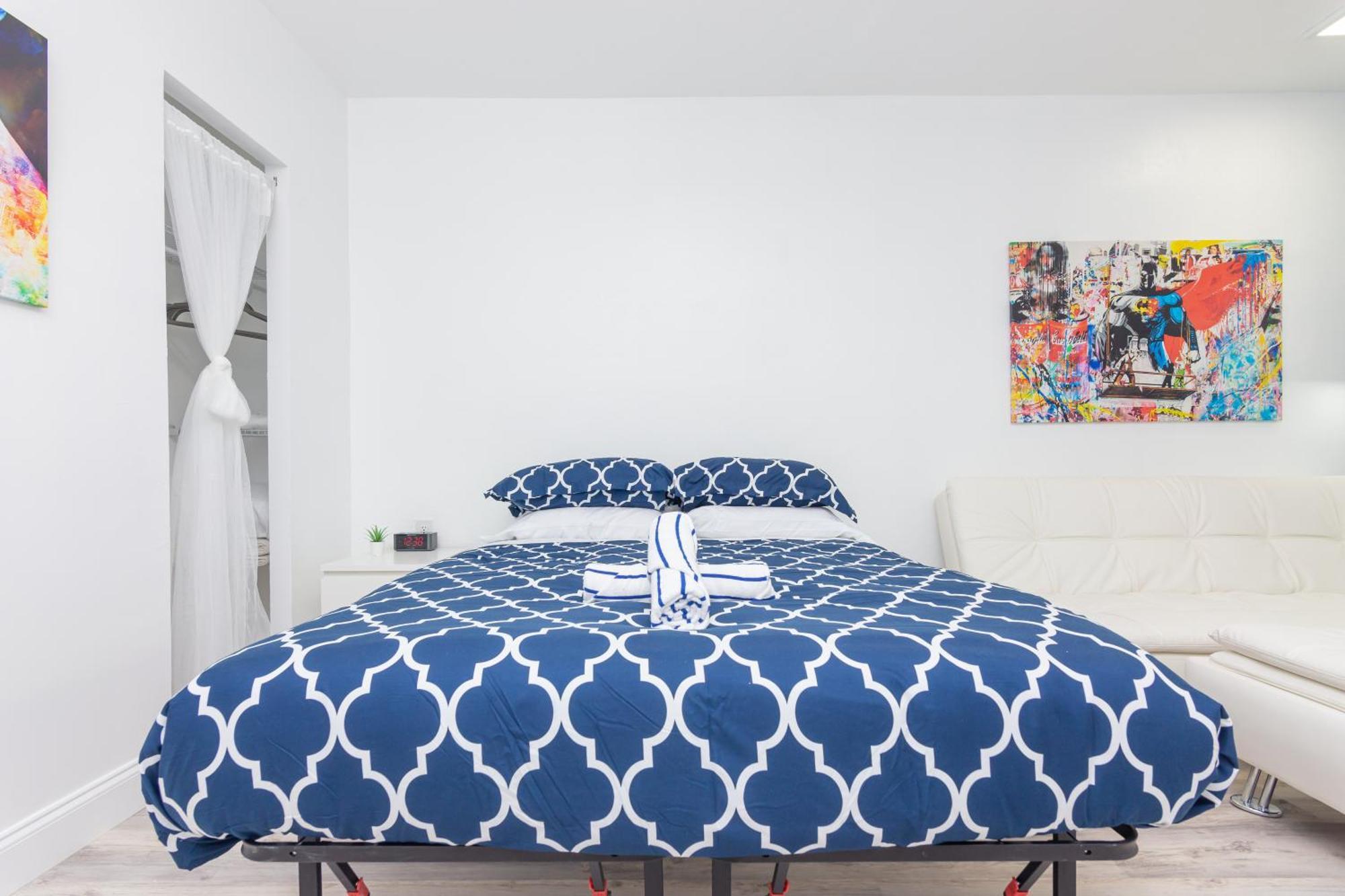 Ocean Drive Deco Apt W/2 Queen Beds, Steps 2 Beach Маямі-Біч Екстер'єр фото
