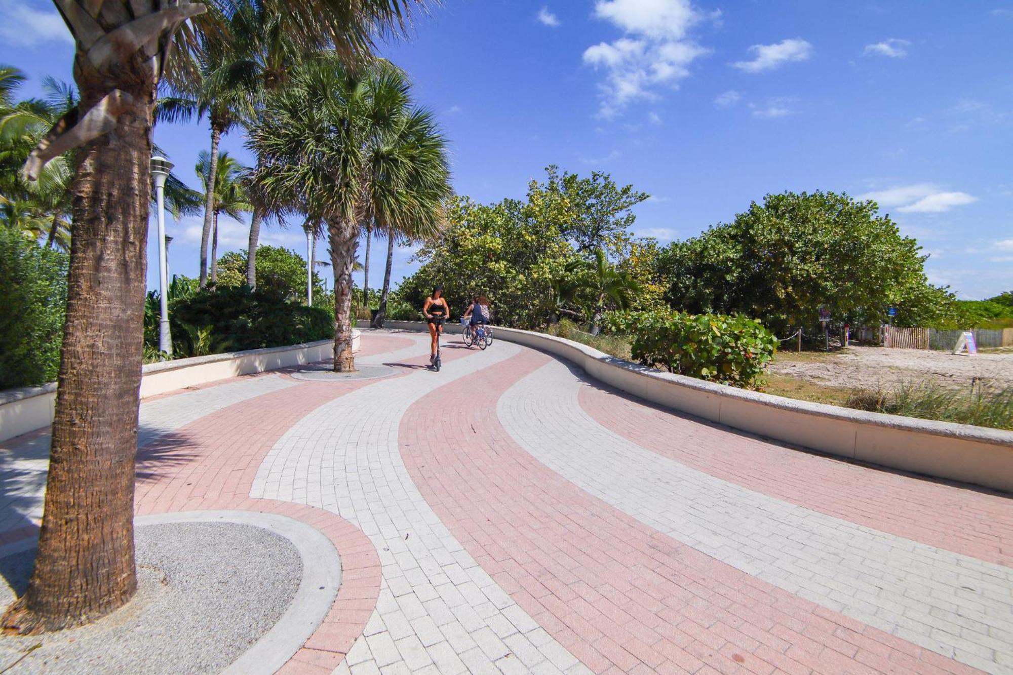 Ocean Drive Deco Apt W/2 Queen Beds, Steps 2 Beach Маямі-Біч Екстер'єр фото